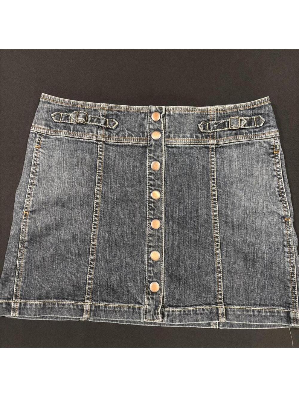 GAP Y2K button-front denim mini skirt